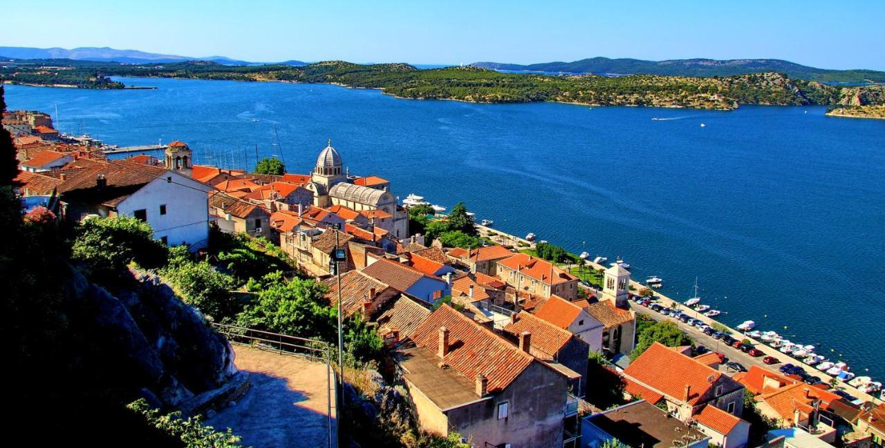 Apartments Tare, Free Parking Vodice Esterno foto
