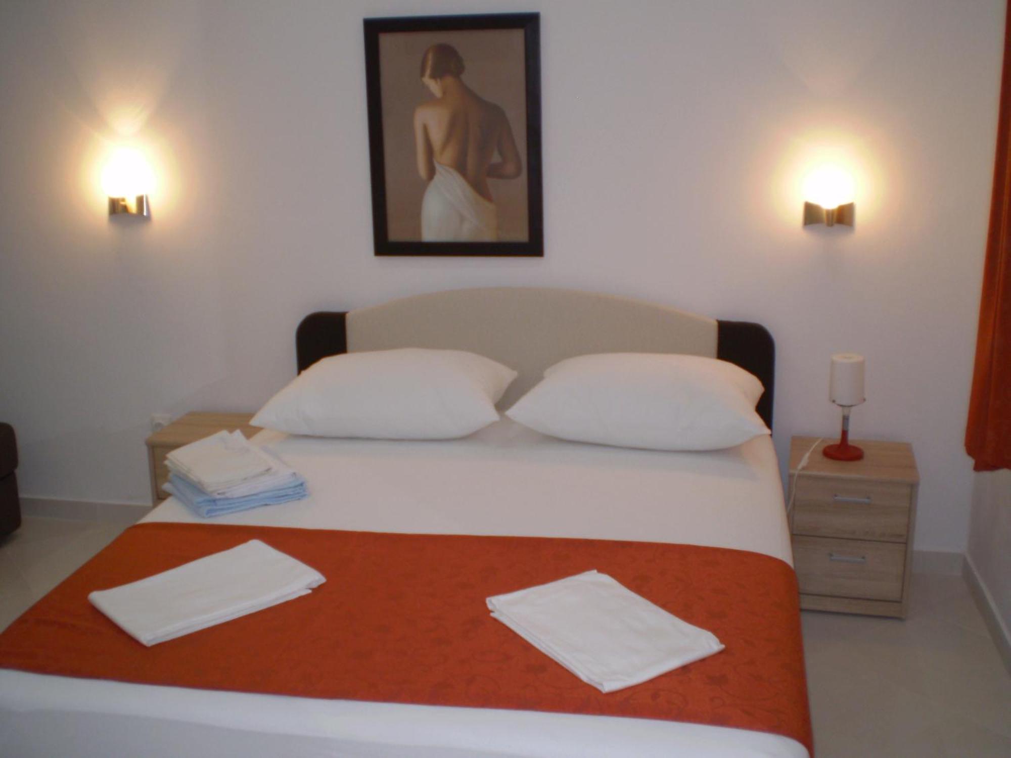 Apartments Tare, Free Parking Vodice Esterno foto