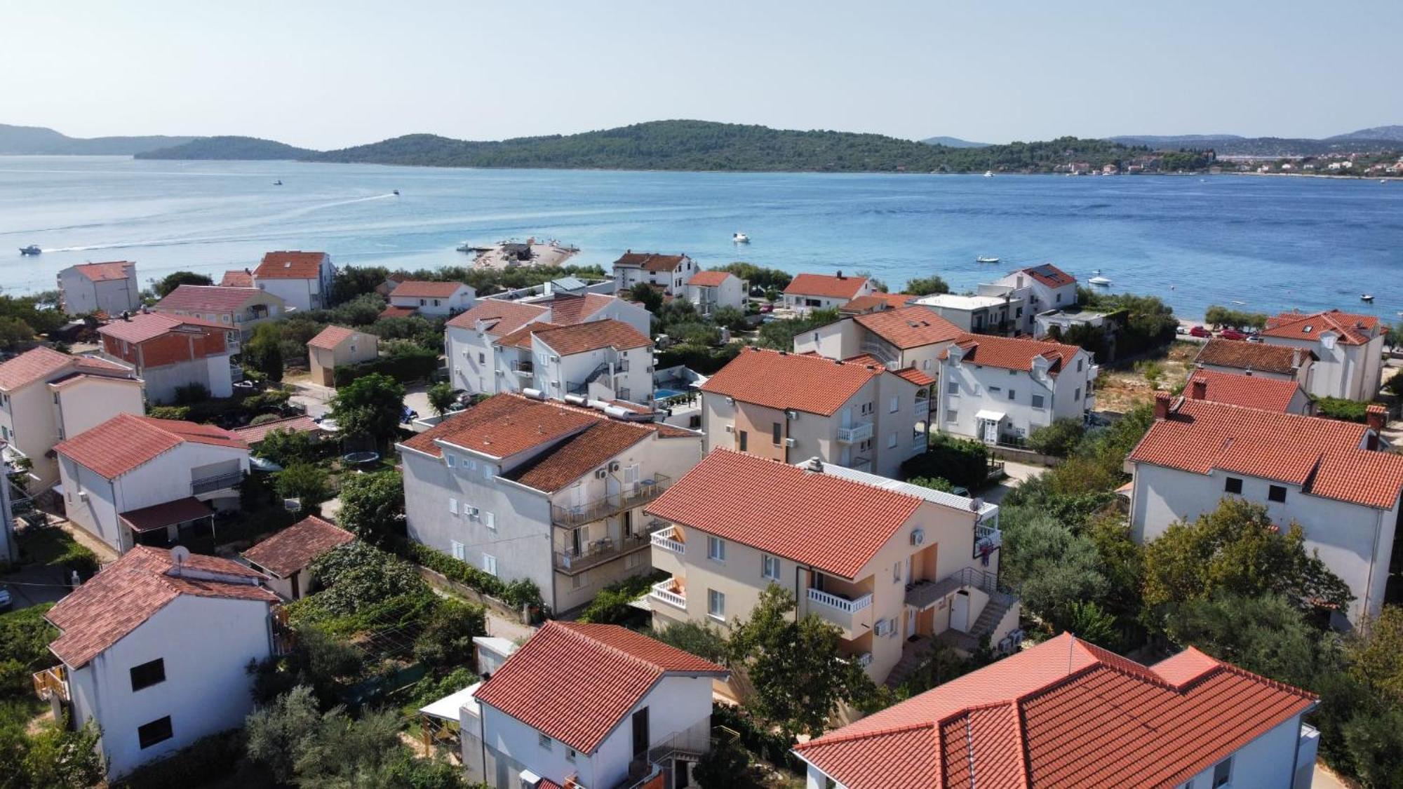 Apartments Tare, Free Parking Vodice Esterno foto